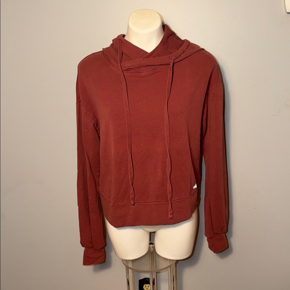 ALO Yoga Tops - Alo Yoga Ladies Mauve Drawstring hoodie. No tags.